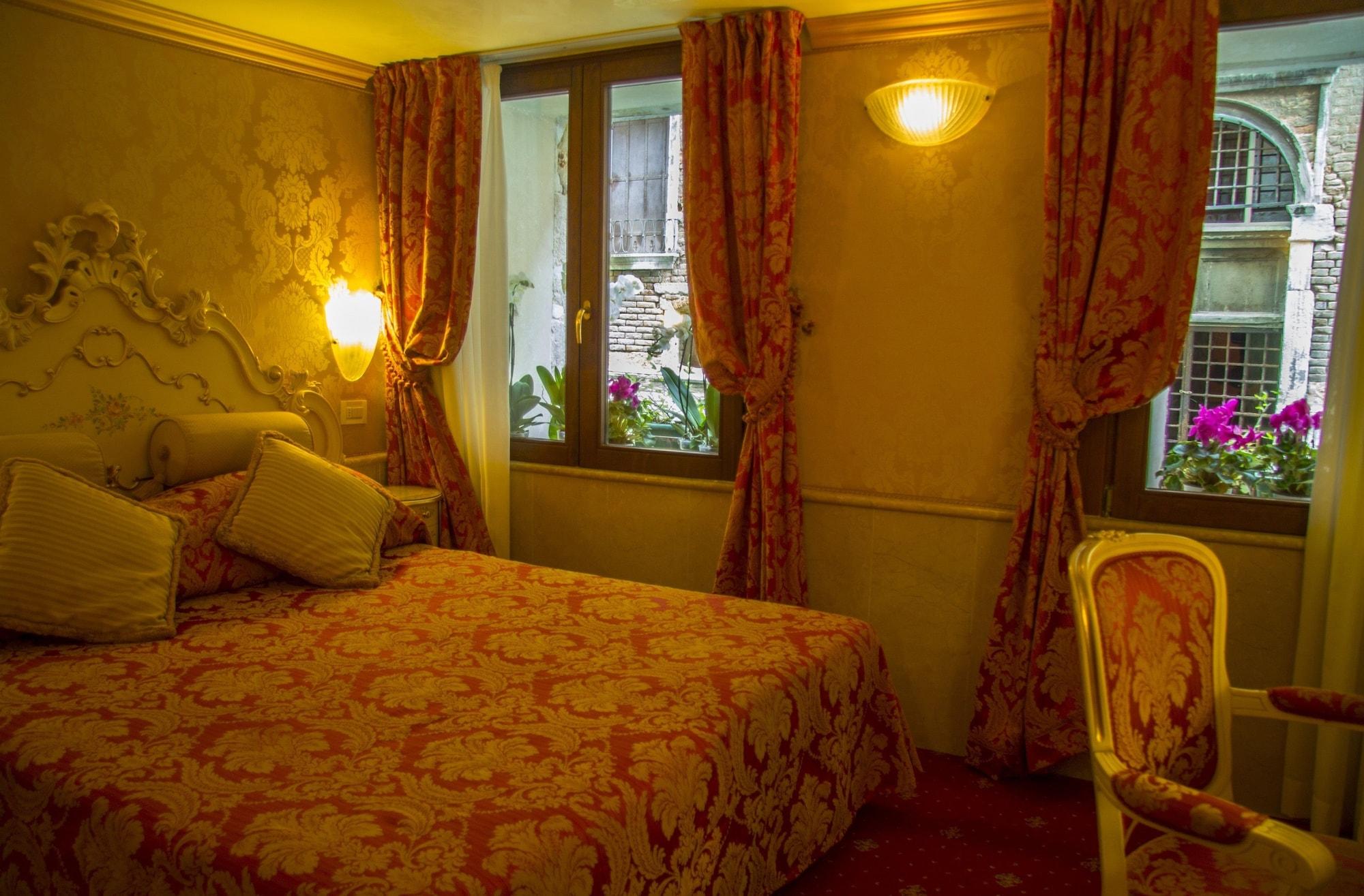 Hotel Becher Venedig Exterior foto